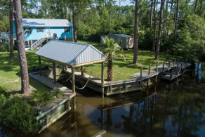 The Blue House~Private Waterfront~Boat Slip~Kayaks - Image 3