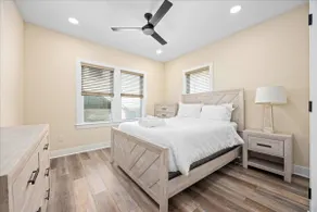4BR/3.5BA Modern Beach Home - 1 Block to Sand! - Image 4