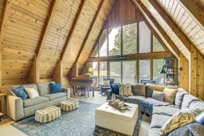 Canal Across Street: Family Cabin in Breezy Point! - Image 4