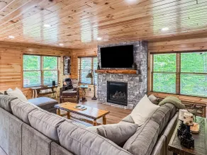 Highland Hideaway in Old Forge - Image 2