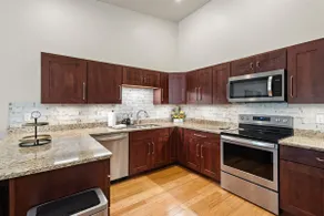 Rivers Edge Retreat | In-Town Townhouse | Sleeps 6 - Image 4