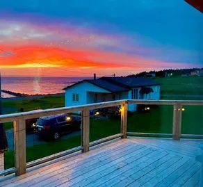 The Yellow Dory -Heart’s Delight 2BR! Ocean Views - Image 2