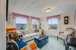 The Yellow Dory -Heart’s Delight 2BR! Ocean Views - Image 4