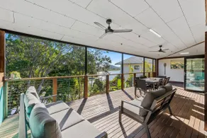 Large Beach Retreat with Ocean Breeze & Style - Image 2