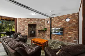 Large Beach Retreat with Ocean Breeze & Style - Image 4