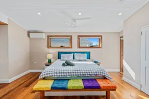 Large Beach Retreat with Ocean Breeze & Style - Image 5