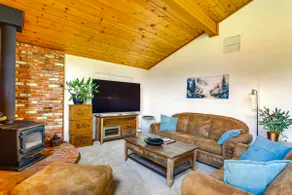 Scenic Riverfront Escape w/ Sauna in Junction City - Image 5