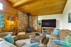 Scenic Riverfront Escape w/ Sauna in Junction City - Image 3
