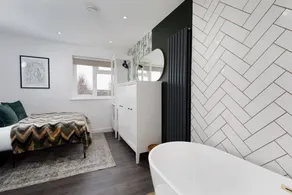 2 Free Park Space Driveway - Sleeps 8 (2 Ensuites) - Image 3
