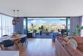 302 Penthouse Portarlington Waterfront Luxury sleeping 6 3 Queen Bedrooms 2 bathrooms Private Terrace Aircon and Heating - Image 2
