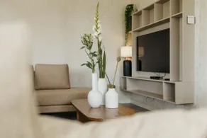 Luxury Waterfront Villa in Heeg for 6 Guests with Private Dock & Direct Access to the Heegermeer - Image 4