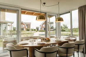 Luxury Waterfront Villa in Heeg for 6 Guests with Private Dock & Direct Access to the Heegermeer - Image 3