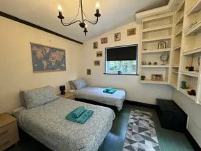 Sherrington Cottage 1 minute walk to Frintons blue flag beach Sleeps up to 8 - Image 3