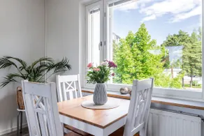 1BR Apartment with Balcony & Free Private Parking - Image 3