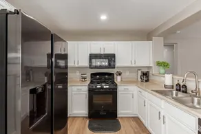 Newly Renovated Modern Cozy 3-bedroom home in El Mirage AZ - Image 4