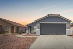 Newly Renovated Modern Cozy 3-bedroom home in El Mirage AZ - Image 2