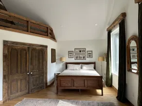 Cozy Oak & Ember Lodge - Image 3