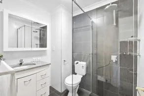 Renovated & styled lake's edge delight! - Image 4