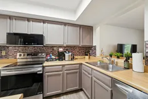 TownHome*Mins to Hospitals*District*Mizzou*Parks - Image 3