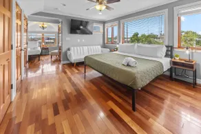 Stylish 2-Story Retreat w Balcony & Parking - Image 3