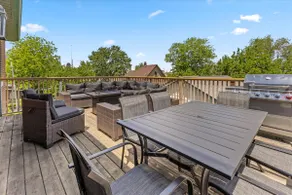 Stylish 2-Story Retreat w Balcony & Parking - Image 5