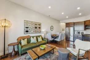 Modern Townhouse with HotTub & Garage - Image 2