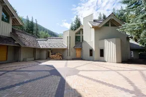 The Creekbend House | Waterfront + Steps to Baldy - Image 4