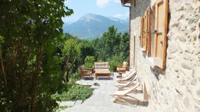 Merveilleux chalet entièrement équipé avec terrasse, jardin et barbecue | Vue montagne | Avec animaux acceptés - Image 3