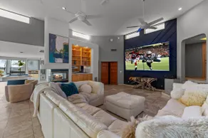 Epic Group House Heated Pool/Hot Tub/Putting Green - Image 3
