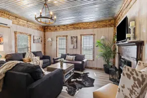 Americana Farm Getaway! Hot Tub, Views, Firepit - Image 4