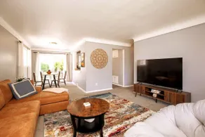 Maple Heights 3BR Summer Haven — Cozy & Spacious - Image 3