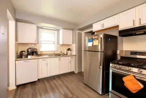 Maple Heights 3BR Summer Haven — Cozy & Spacious - Image 4