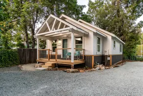 Creektown Cottages/ The Sugar Pine - Image 2