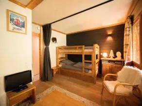 Ground-Floor Studio with Ski-In/Ski-Out Access and a Terrace - Image 3