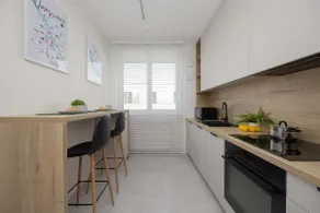 Cosy Air-Conditioned Apartment with Parking in the Garage by Renters Prestige - Image 3