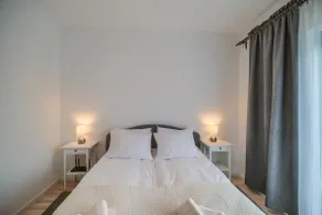 Air-conditioned 2-bedroom apartment | Parking - Image 3