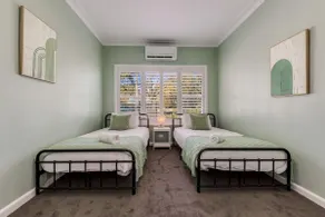 Kennington House 3BR Home in Bendigo City - Image 3
