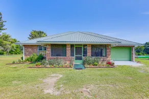 BBQ Ready: Hawthorne Home w/ Screened-in Patio - Image 3