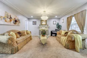 BBQ Ready: Hawthorne Home w/ Screened-in Patio - Image 5