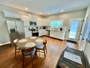 Man o’ War Cottage | Versailles KY Stay - Image 2