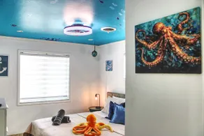 Octopus Sanctuary · Steps from the Beach W/Parking - Image 5