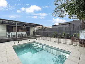 Spacious 3-Bedroom Home with Private Pool  BBQ - Image 5