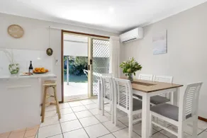 Sea Breeze Cottage at Mudjimba - Pet friendly - Image 3