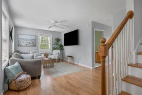 Huge Modern Townhome 10mins to Beach - Image 2