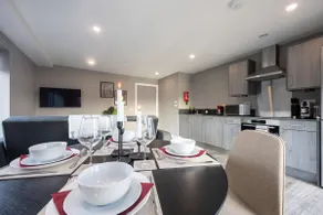 2 Bed Waterfront Flat | Dock Views | Liverpool - Image 4