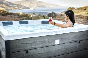 Secluded Luxury Villa w Jacuzzi & Stunning Views - Image 2