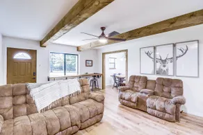 2 Mi to Buffalo River: Peaceful Family Retreat - Image 3