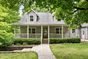 Maple City Farm | Pet Friendly | Fenced Yard - Image 2