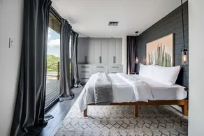 Luxury 4-Bedroom Container Home, Hot-Tub & Firepit - Image 4