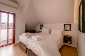 Central Apartments Stay Near Clérigos by HostWise - Image 5